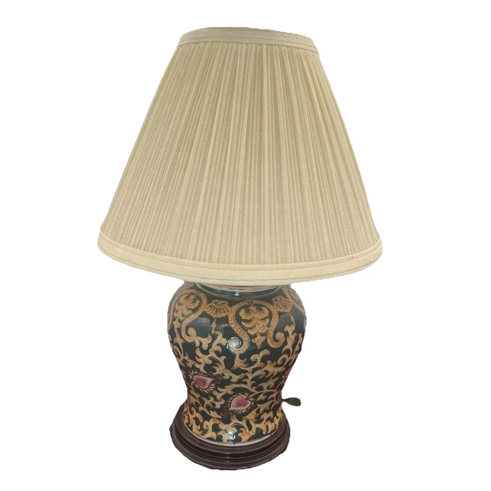 Lamp Oriental Porcelain Vase Floral Design with Oval Shade Vintage Asian Decor‎